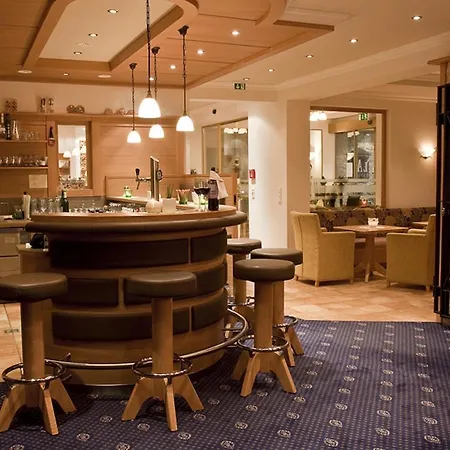 فندق Garni Angela 4*