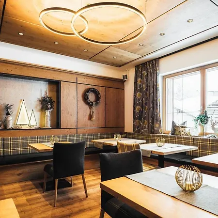 Garni Angela ホテル イシュグル