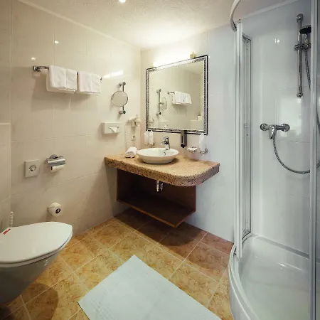 ホテル Garni Angela 4*