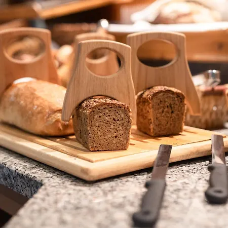 Hotel Garni Angela 4*